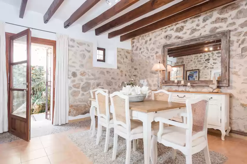 Holiday rentals in Es raco de binibona, Caimari