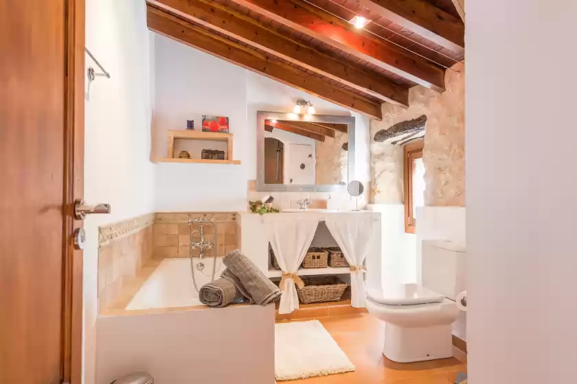 Holiday rentals in Es raco de binibona, Caimari