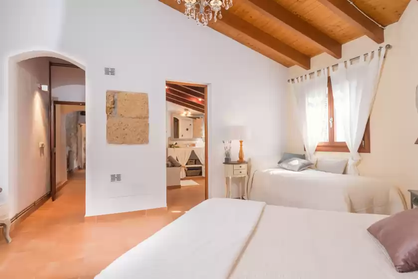 Holiday rentals in Es raco de binibona, Caimari
