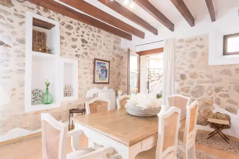 Holiday rentals in Es raco de binibona, Caimari