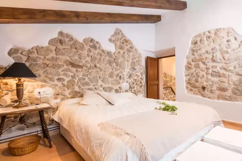 Holiday rentals in Es raco de binibona, Caimari