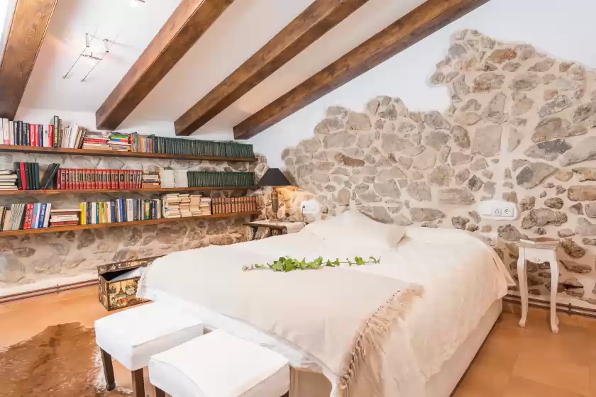 Holiday rentals in Es raco de binibona, Caimari