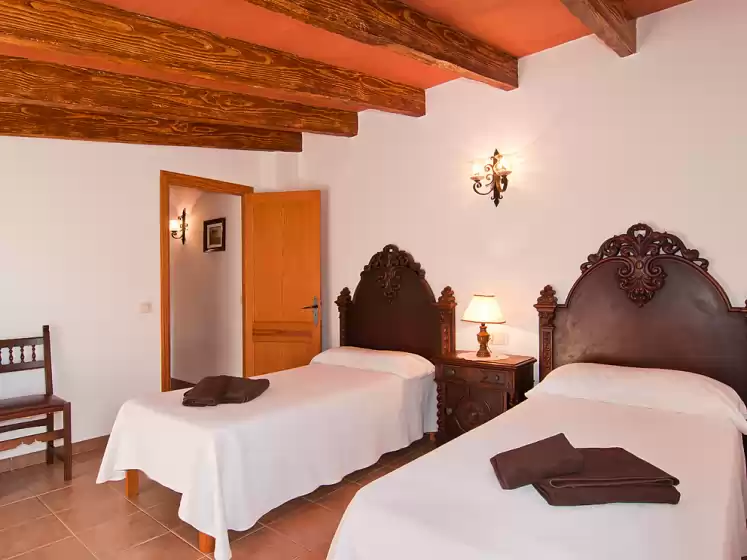 Holiday rentals in Gravera, Porreres