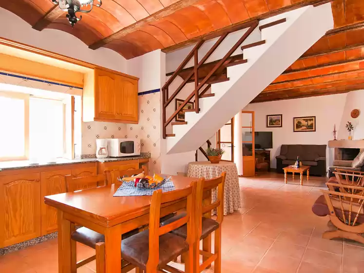 Holiday rentals in Gravera, Porreres