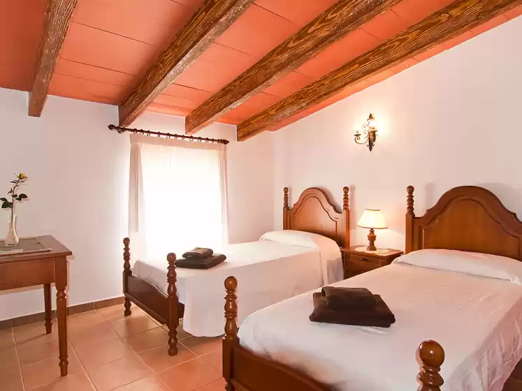 Holiday rentals in Gravera, Porreres