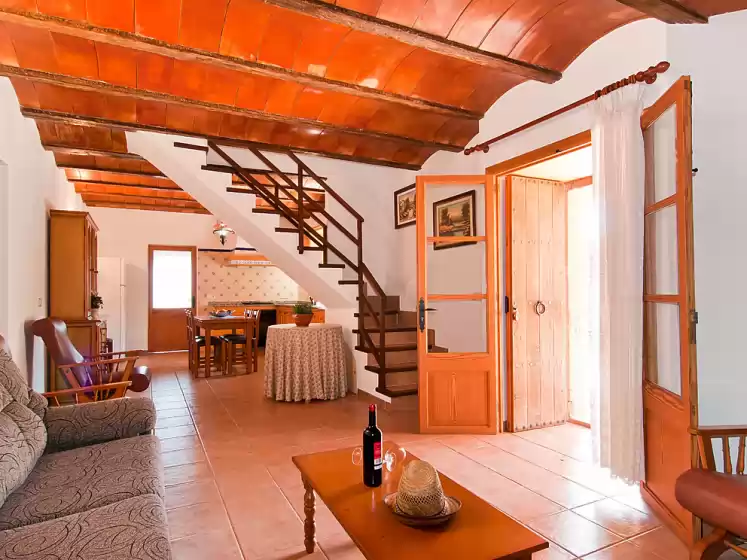 Holiday rentals in Gravera, Porreres