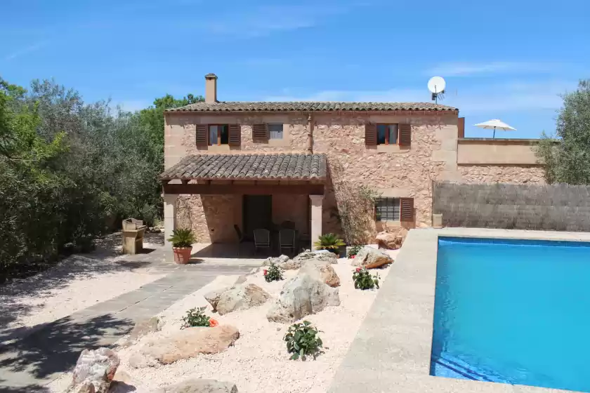 Holiday rentals in Gravera