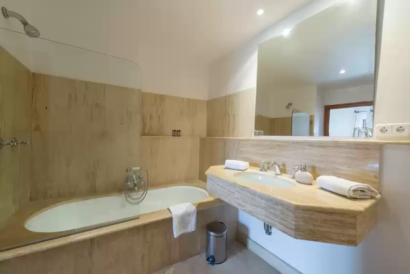 Holiday rentals in Torrent fals, Santa María del Camí