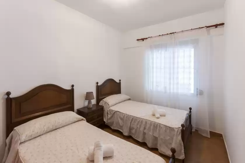 Holiday rentals in Conill, Oliva