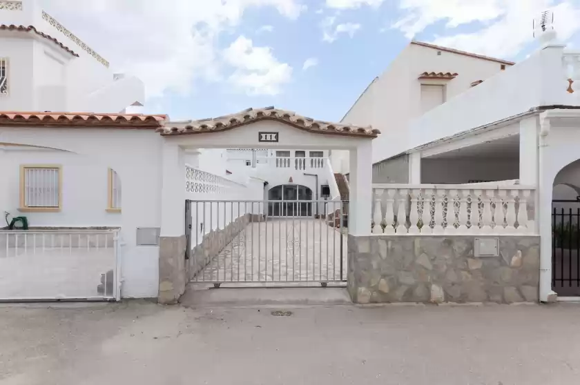 Holiday rentals in Conill, Oliva