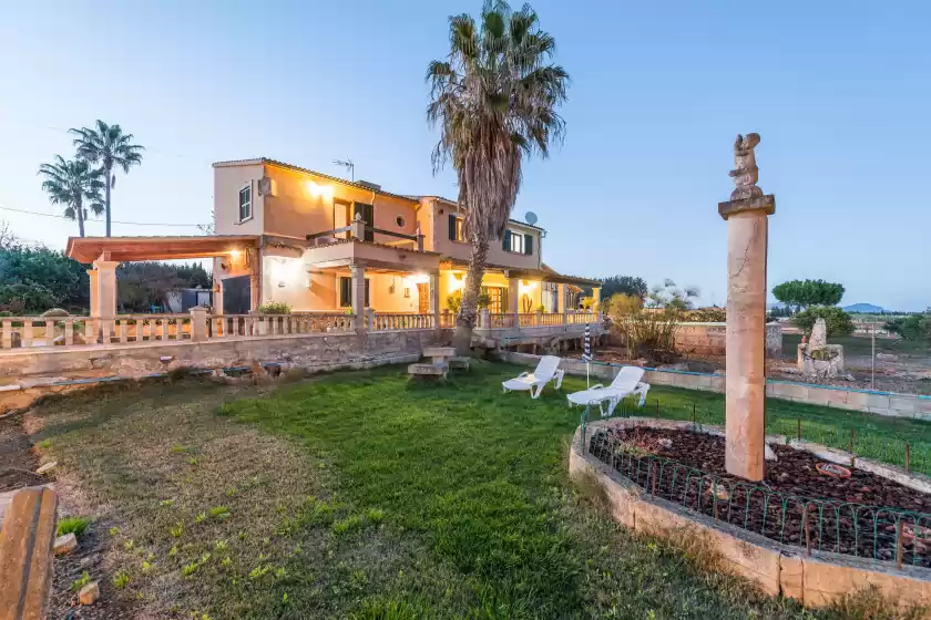 Holiday rentals in Florit, Muro