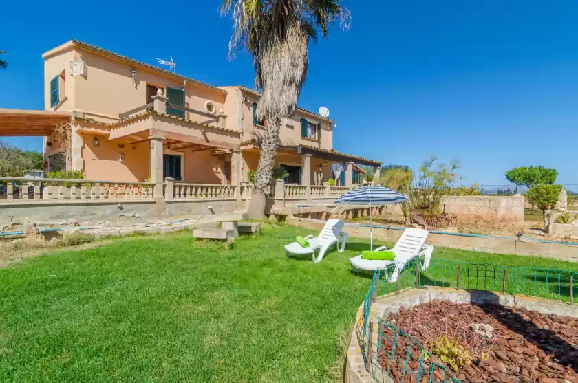 Holiday rentals in Florit, Muro