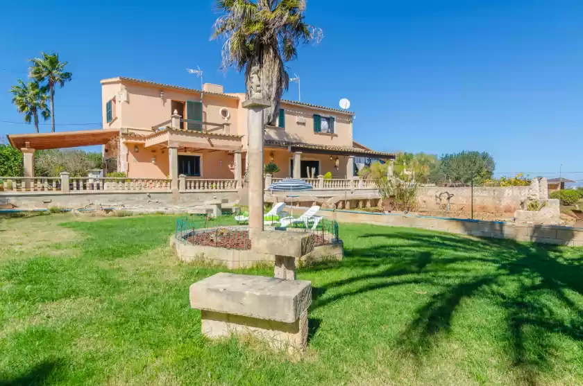 Holiday rentals in Florit, Muro