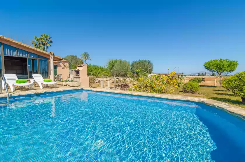Holiday rentals in Florit, Muro