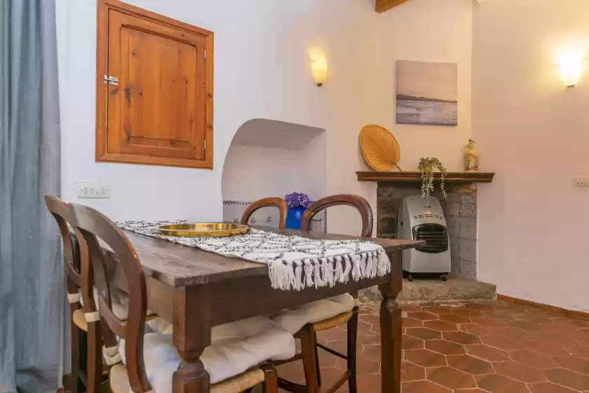 Holiday rentals in Ca'n mayol (banyeta), Fornalutx