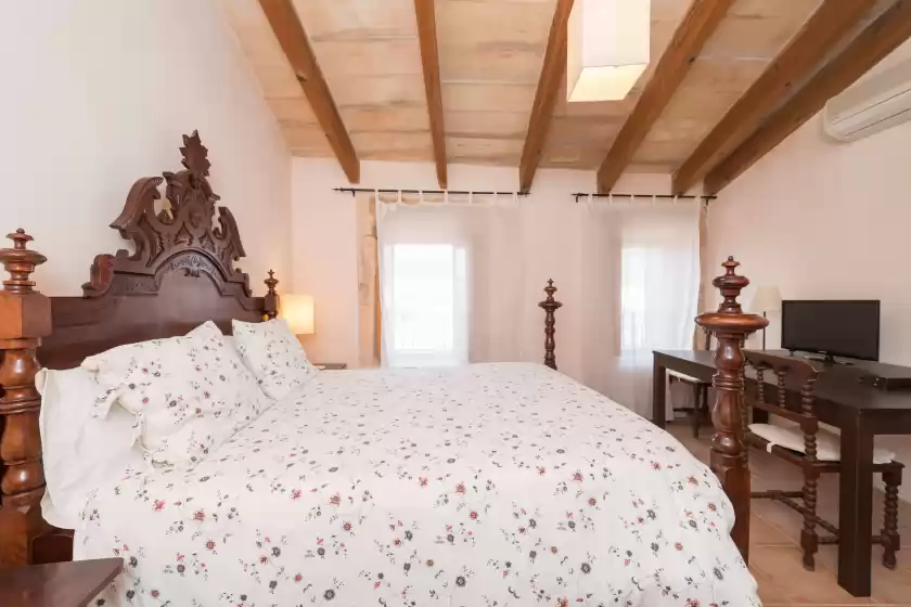 Holiday rentals in Can bagot, Llubí