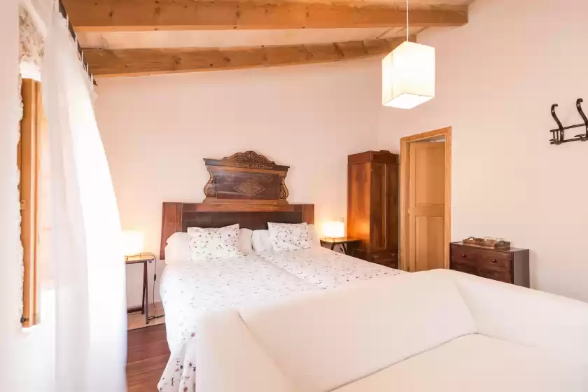 Holiday rentals in Can bagot, Llubí