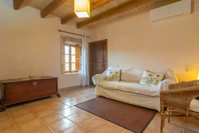 Holiday rentals in Can bagot, Llubí