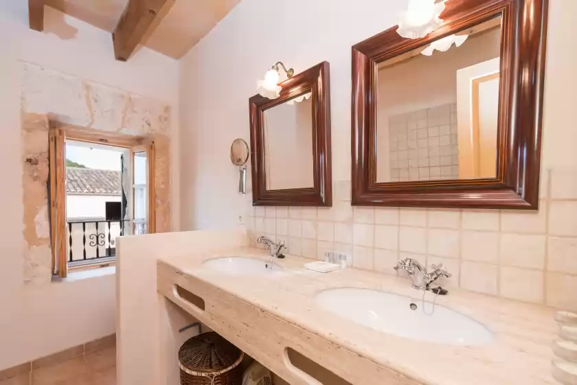 Holiday rentals in Can bagot, Llubí