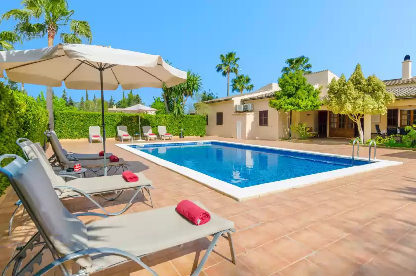 Holiday rentals in Es pascolet