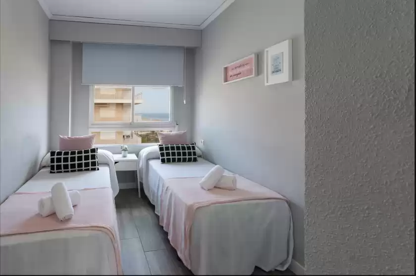 Holiday rentals in Hawai, Grau i Platja