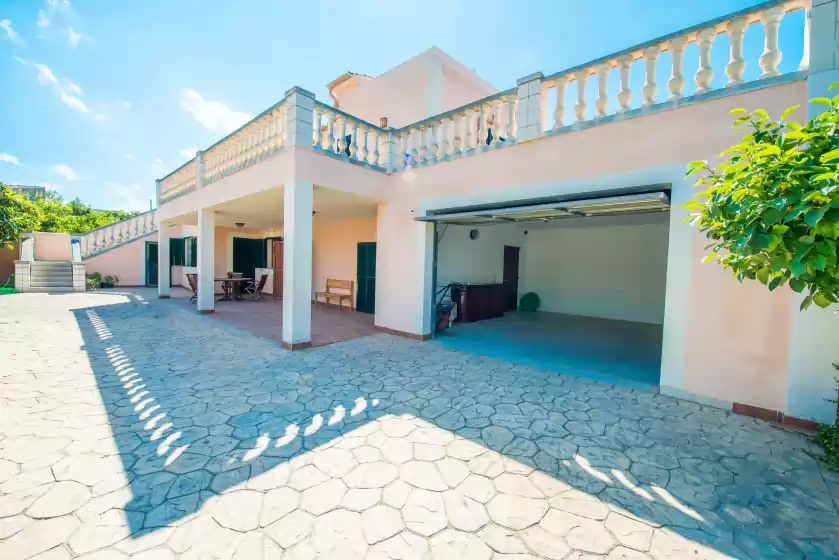 Holiday rentals in Villa sa fonera, Maria de la Salut