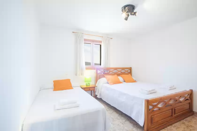 Holiday rentals in Sa casota, Consell