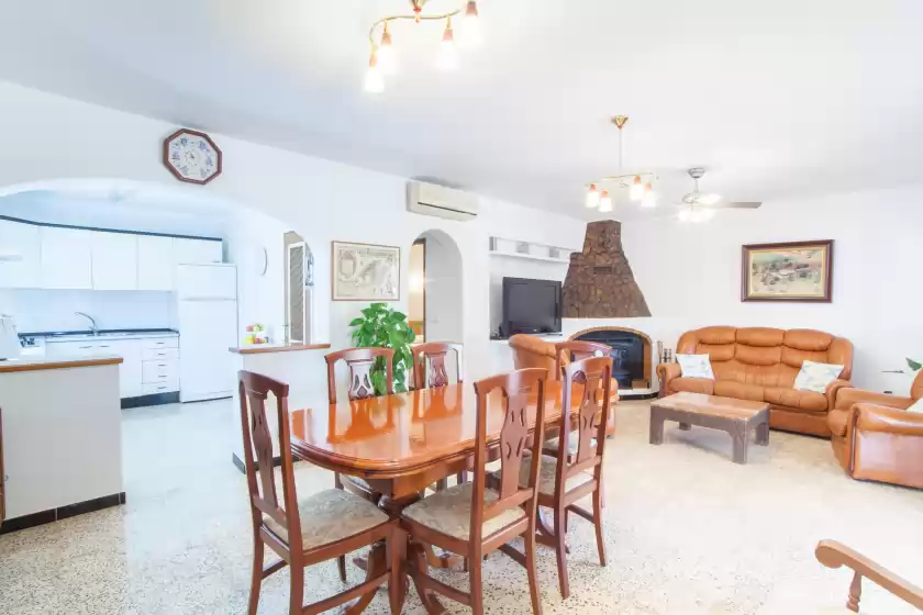 Holiday rentals in Sa casota, Consell