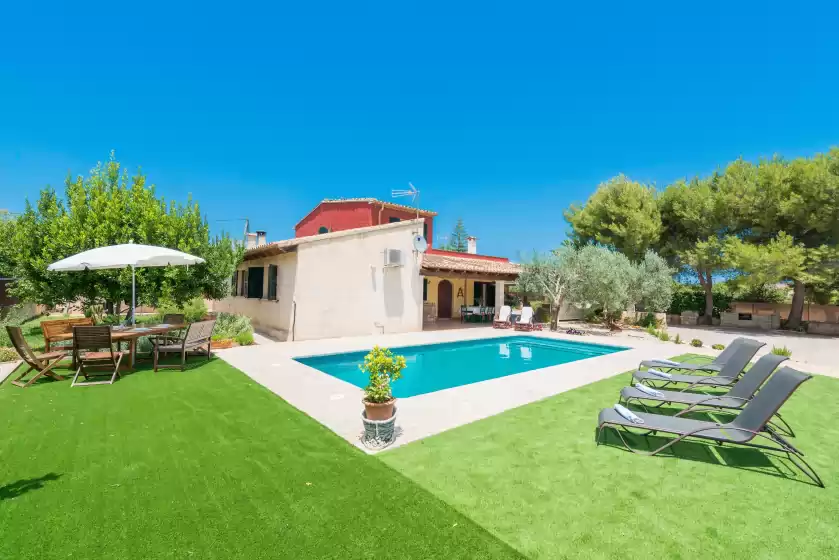 Holiday rentals in Cortijo