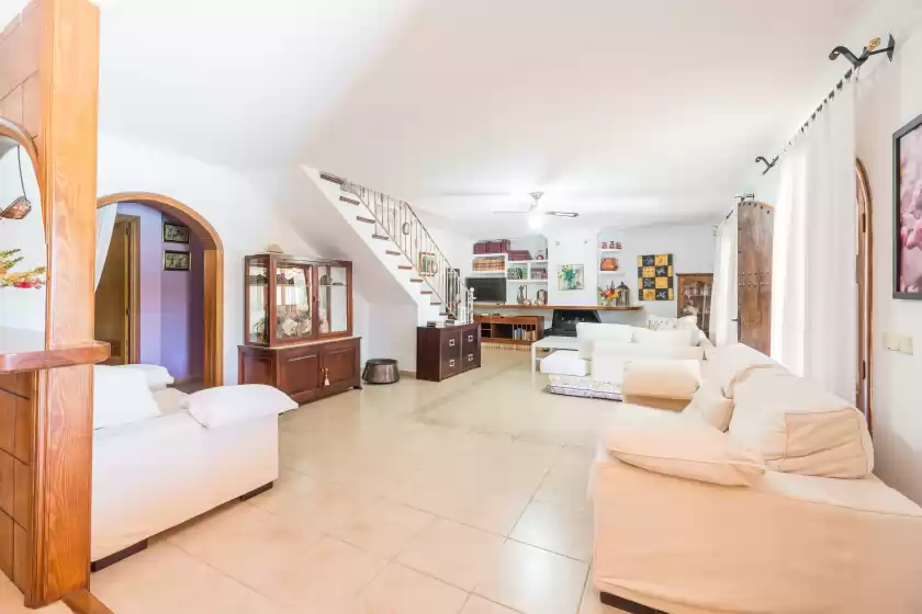 Holiday rentals in Cortijo, Lloseta