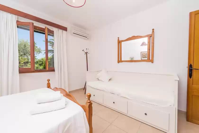 Holiday rentals in Cortijo, Lloseta
