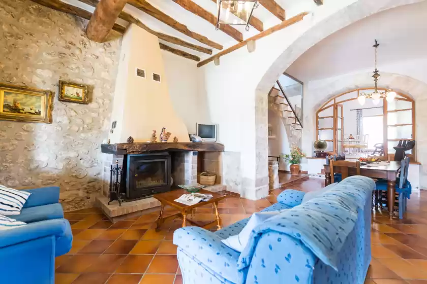 Holiday rentals in Auxella gran, Moscari