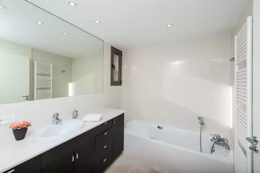 Holiday rentals in Corritx, Selva