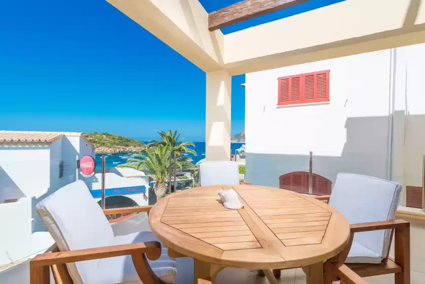 Holiday rentals in Seira
