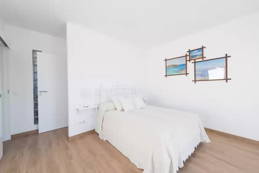 Holiday rentals in Seira, Sant Elm