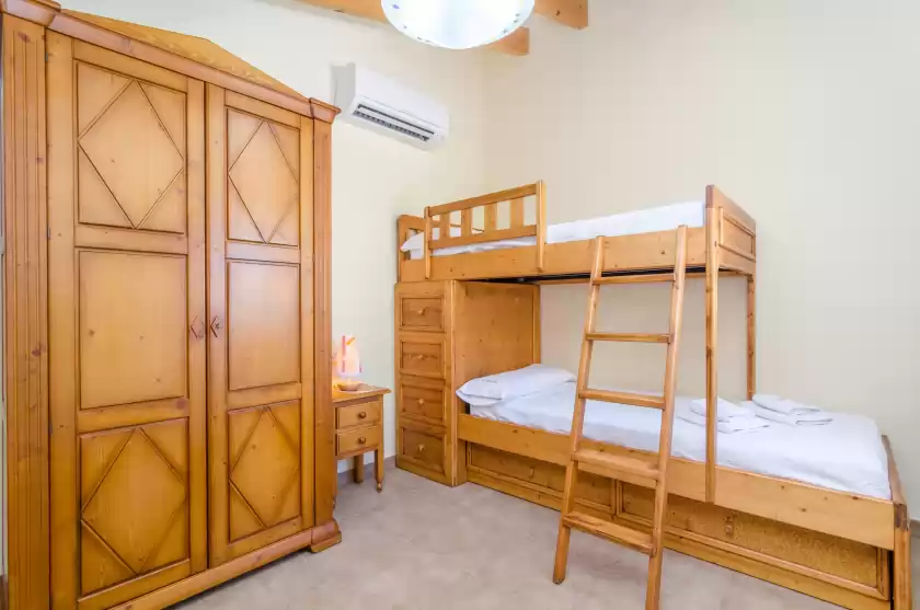 Holiday rentals in Finca es porrassar, Cas Concos