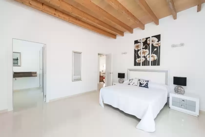 Holiday rentals in Son perot, Maria de la Salut