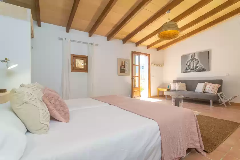 Holiday rentals in Short (short den rita), es Llombards