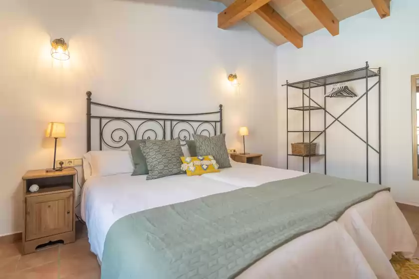 Holiday rentals in Short (short den rita), es Llombards