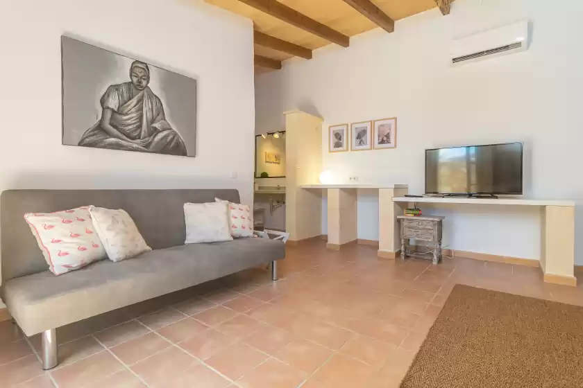 Holiday rentals in Short (short den rita), es Llombards