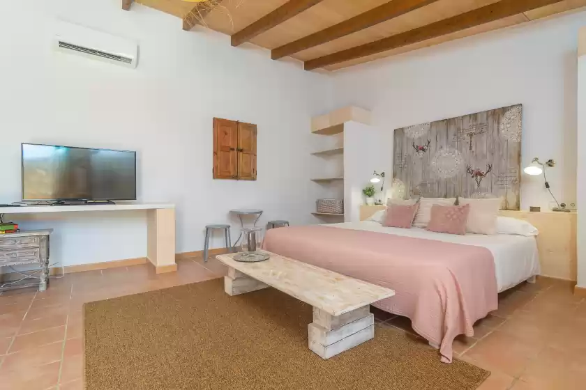 Holiday rentals in Short (short den rita), es Llombards
