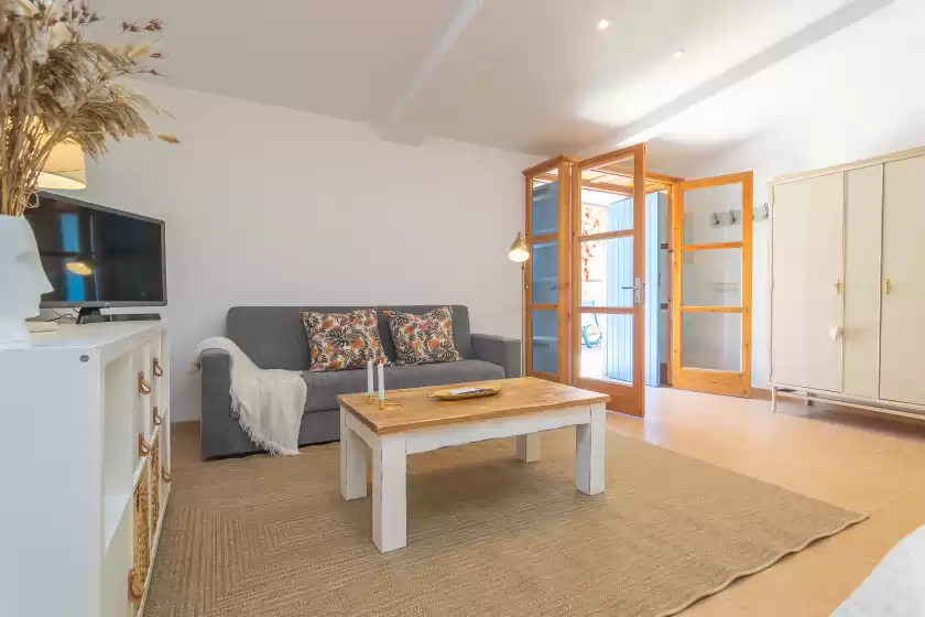 Holiday rentals in Short (short den rita), es Llombards
