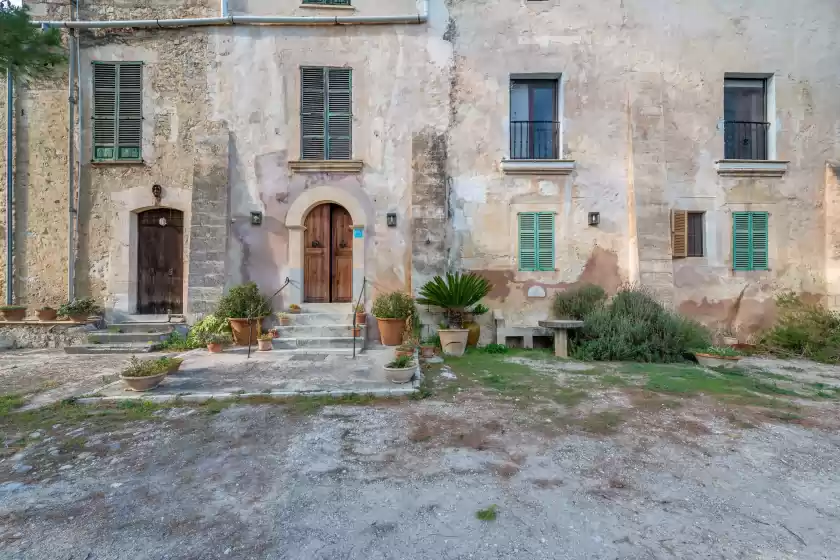 Holiday rentals in La bisbal, Moscari