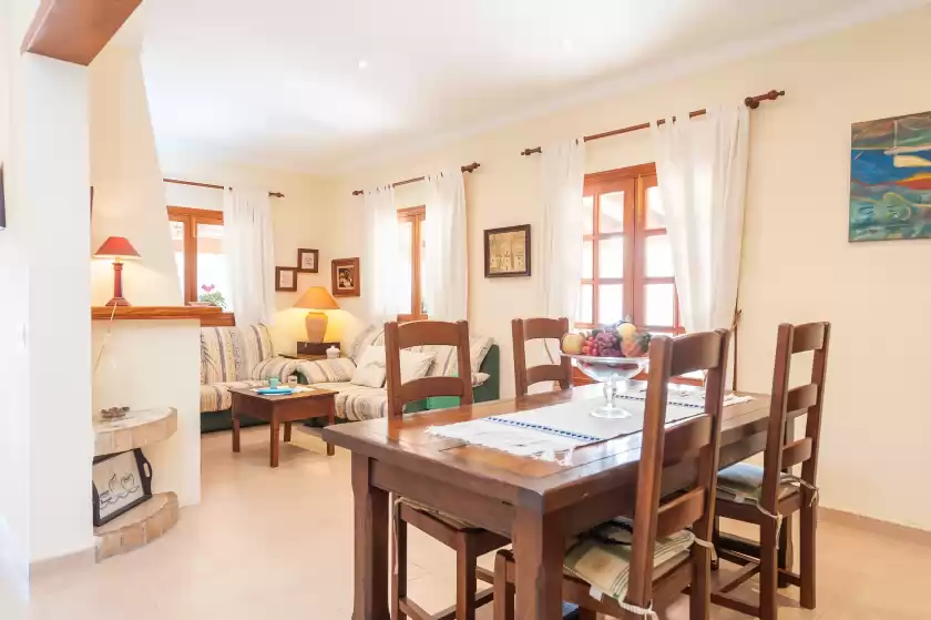Holiday rentals in Son coll, Lloseta