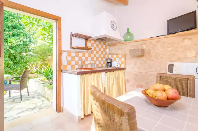 Holiday rentals in Agroturismo es pla de llodra (sa portassa), Manacor