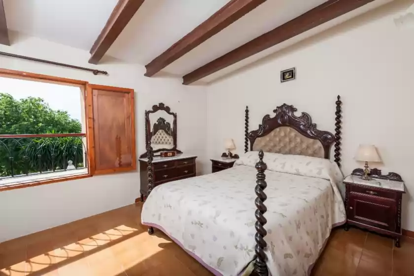 Holiday rentals in Montserrat, Jornets