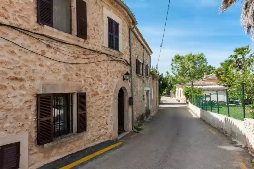 Holiday rentals in Montserrat, Jornets