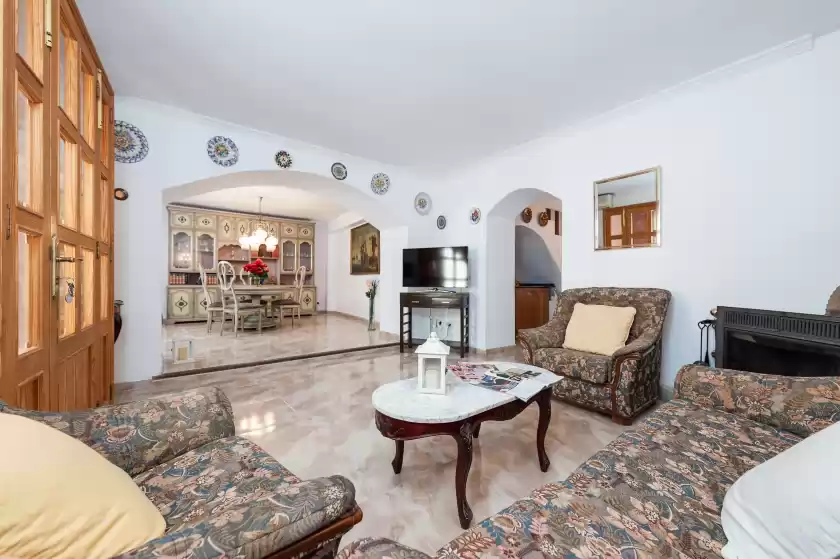 Holiday rentals in Montserrat, Jornets