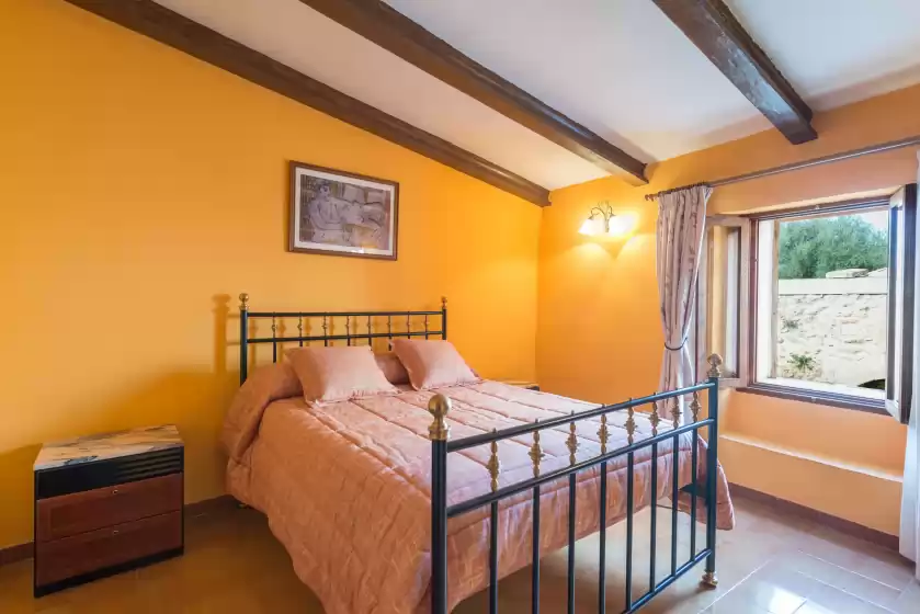 Holiday rentals in Montserrat, Jornets