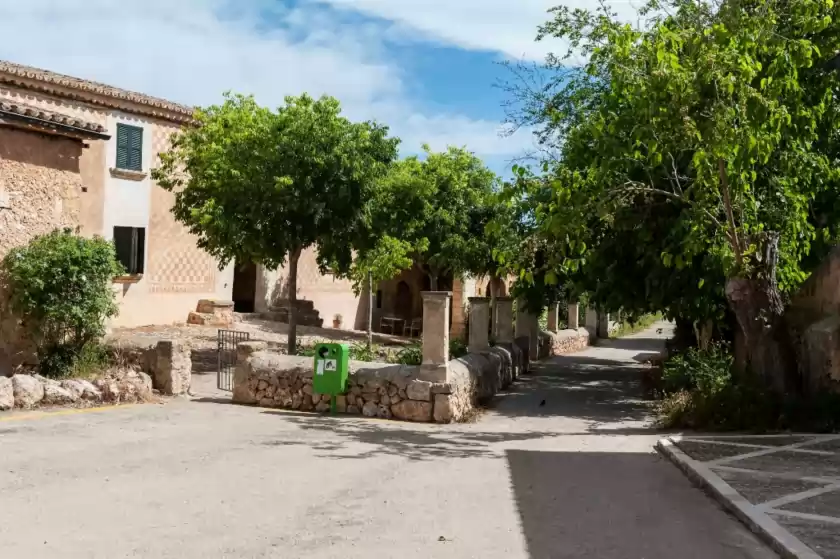 Holiday rentals in Montserrat, Jornets